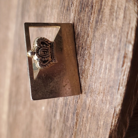 Crown heirloom cufflink